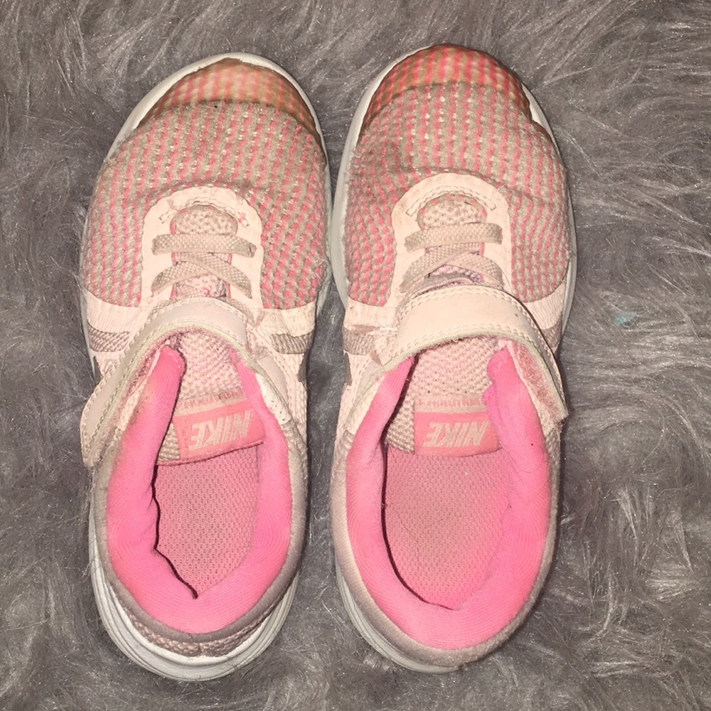 tennis shoes